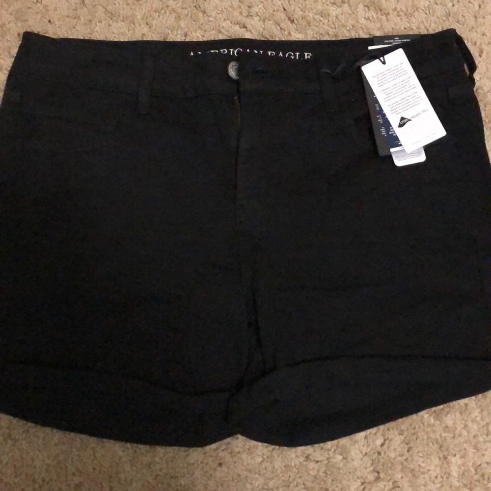 AE SHORTS WITH TAGS